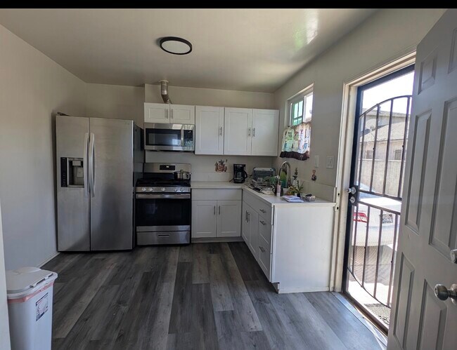 946 S Fir Ave Unit A