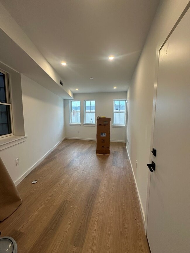 Photo - Welcome to the Oswalds Place Apartments! Unit 729 West Ave 2nd Floor