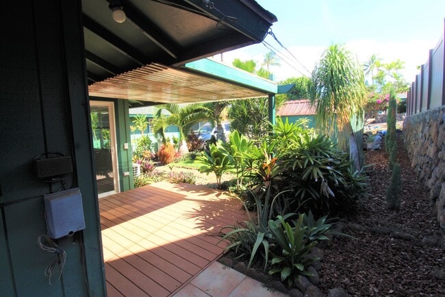 Building Photo - Charming Furnished 2-Bedroom Cottage in Peaceful Kihei Neighborhood