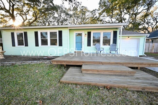 Photo - 305 Okaloosa Rd NE
