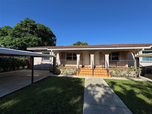 Building Photo - 632 SW 33rd Ave Rental