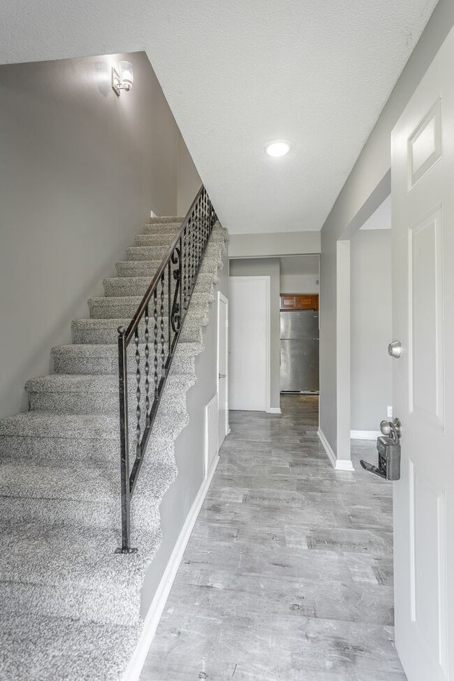 Photo - 510 Ely Rd Unit B