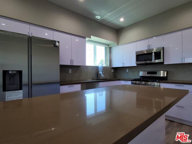 Photo - 2337 1/2 S Crenshaw Blvd Unit 1.5