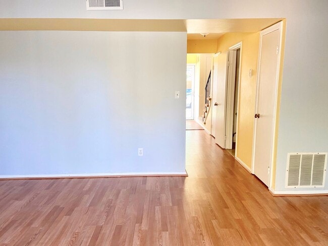 Photo - 2BD/1.5BA  Brick Townhouse  Washer/ Dryer Included!