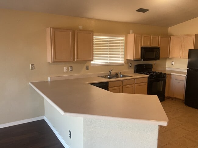 Photo - 625 Valley Meadows Dr NE