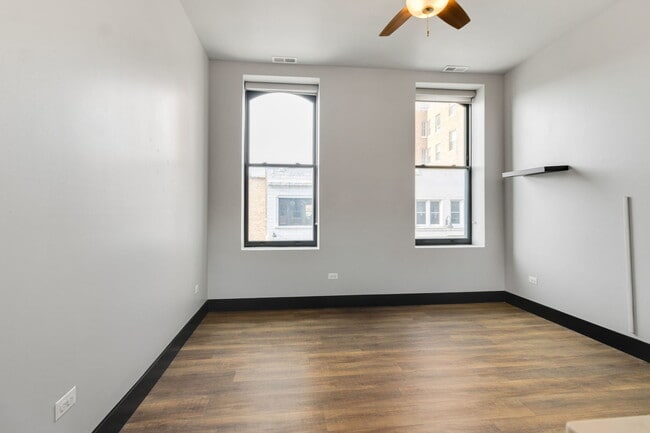 Photo - 6 E Downer Pl Unit 200