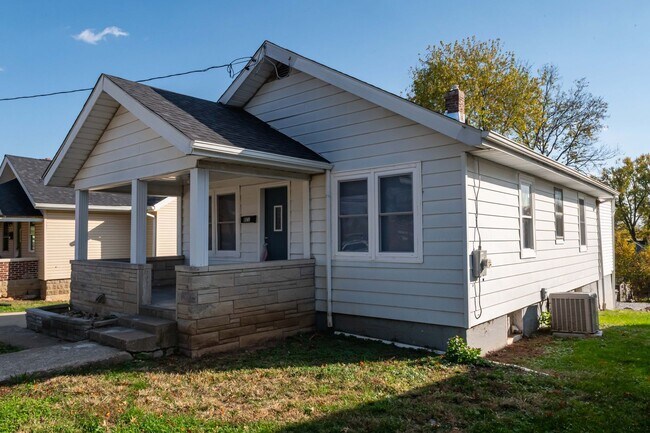 Building Photo - Remodeled 3 Bedroom 1 Bath home Ready for ...