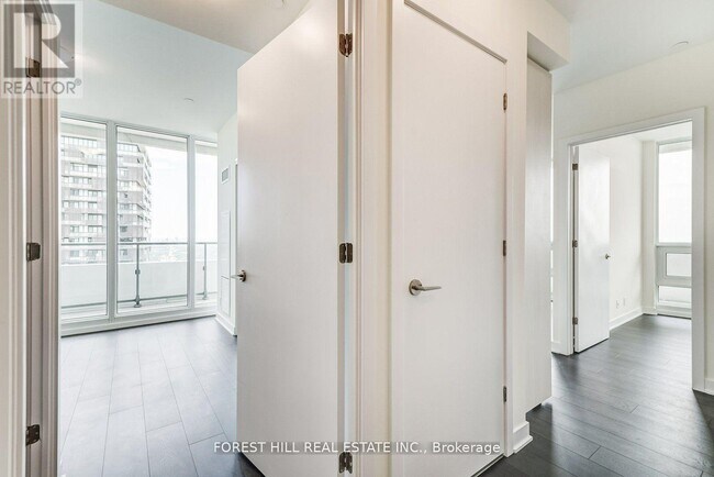 Photo - 2221 Yonge St Unit 4402
