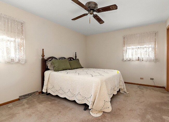 Photo - 275 Tahoe Dr