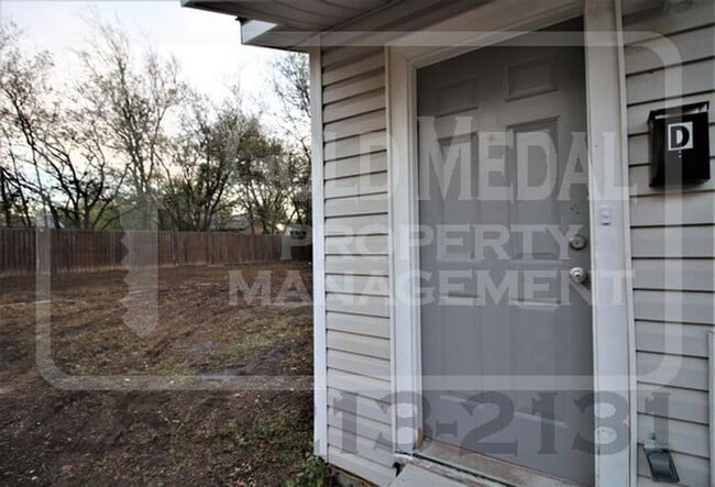 Photo - 711 W Avenue C