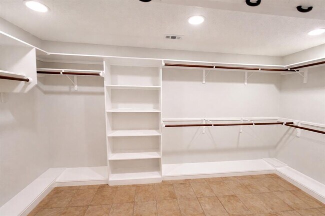 Photo - 4500 Woodmoor Cir