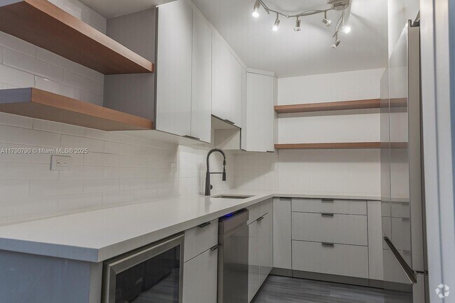Building Photo - 20355 NE 34th Ct Unit 221 Rental
