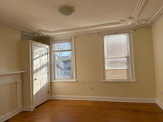 Photo - 25 Bleecker Pl Unit 1