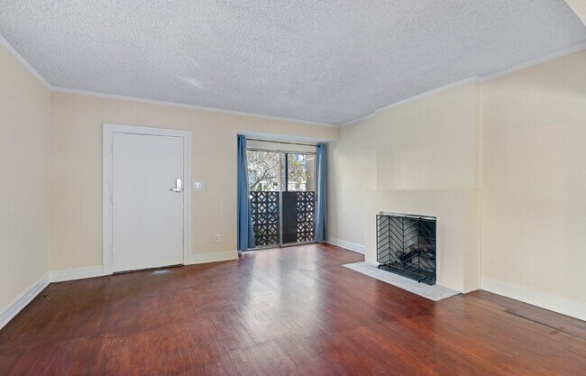 Photo - 929 N Croft Ave