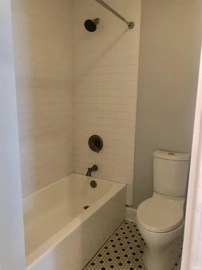 729 E Hunter Ave Unit 2
