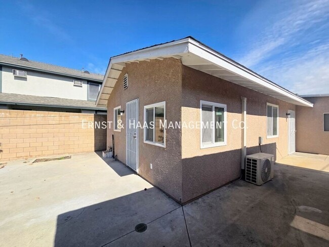 Building Photo - 8142 California St Unit B Rental