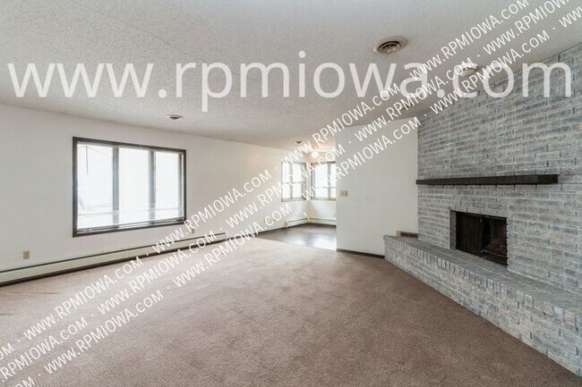 Photo - AFFORDABLE DUPLEX FOR IMMEDIATE MOVE-IN!! ...