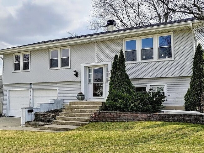 Photo - 1245 Nottingham Ln House