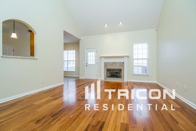 Photo - 100 Havenwood Ct