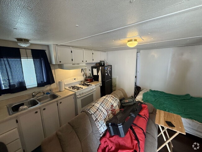 Building Photo - 1303 N College Ave Unit 20 Rental