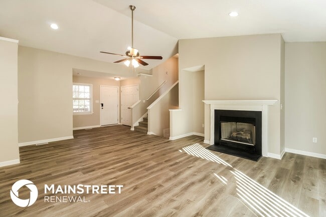 Photo - 305 Bost St