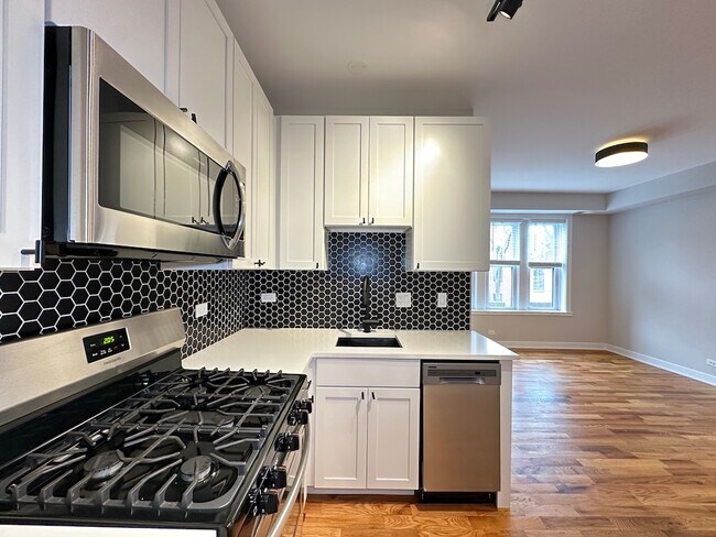 Photo - 661 W Wrightwood Ave Unidad 003