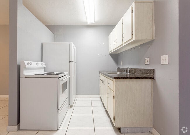 1 BDr, 1 BA - 500SF