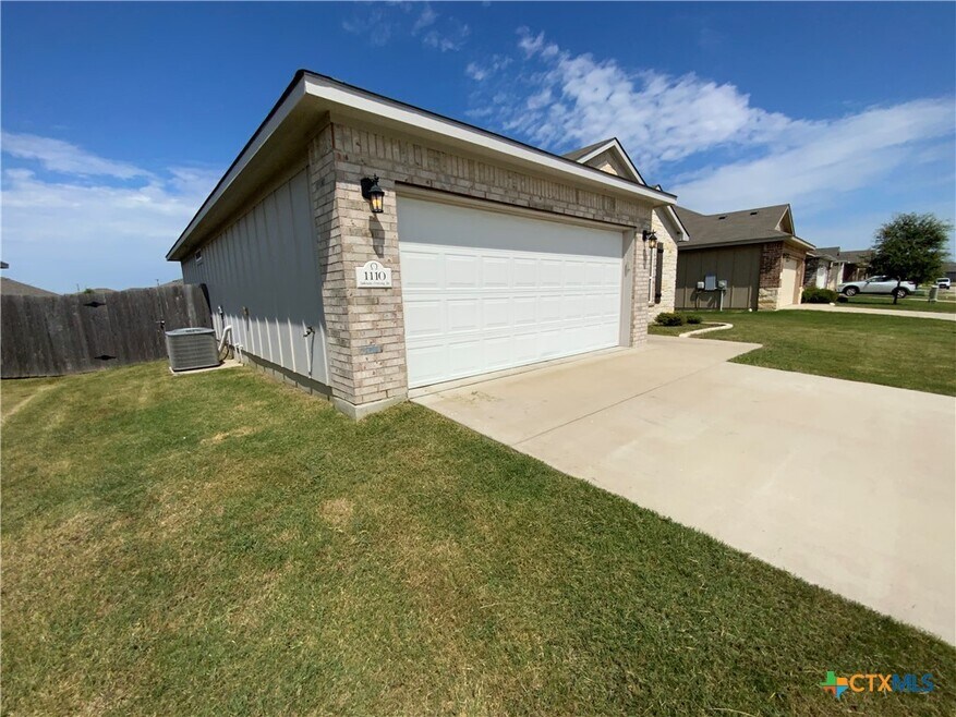 1110 Lakeway Crossing Dr