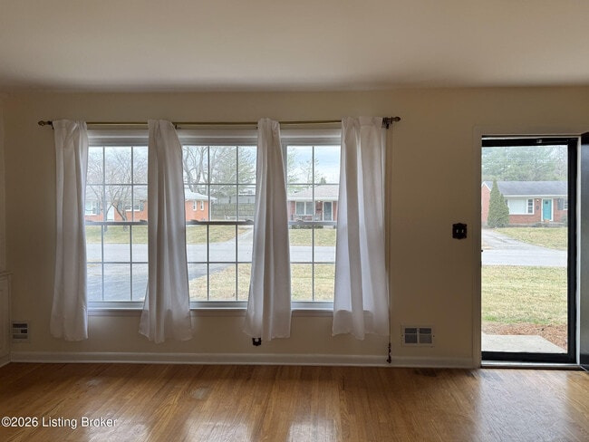 Photo - 7913 Greenway Dr