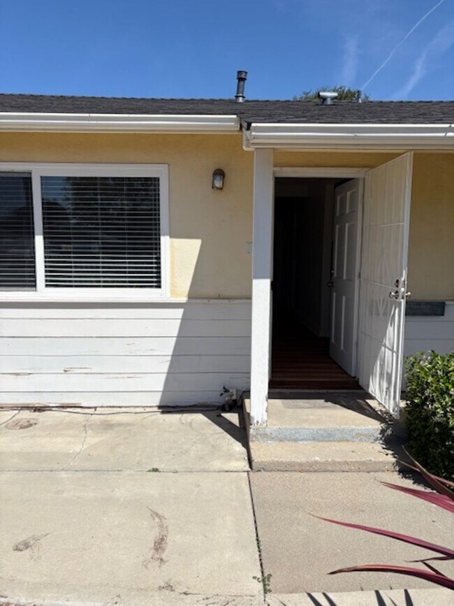 Photo - Beautiful 3 Bedroom, 1 Bathroom house