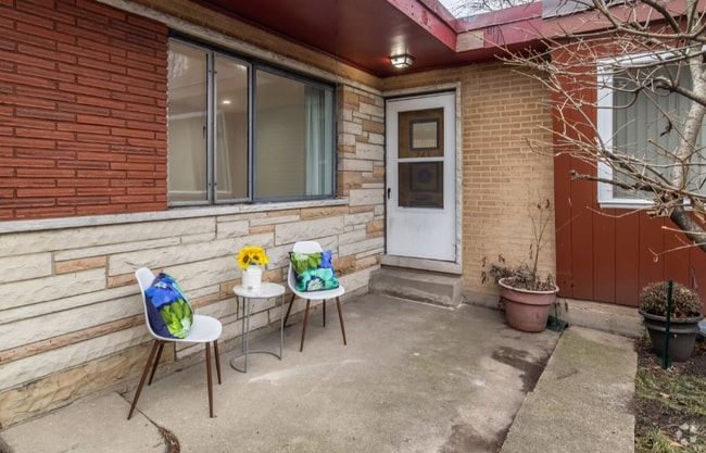 Building Photo - 243 Custer Ave Rental