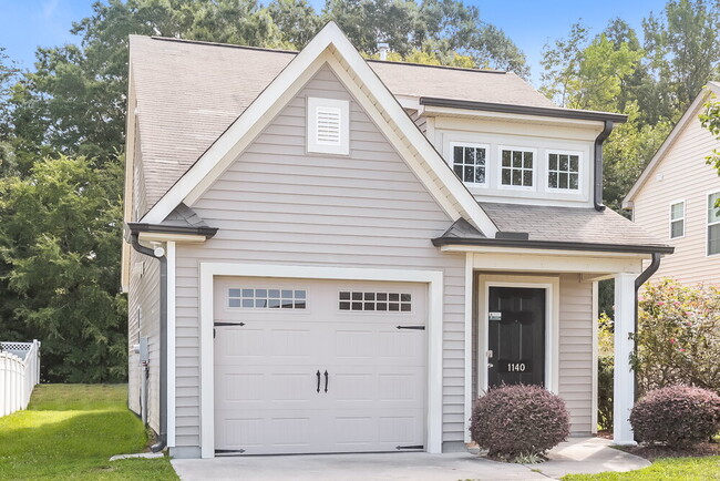 Photo - 1140 Waterlyn Dr