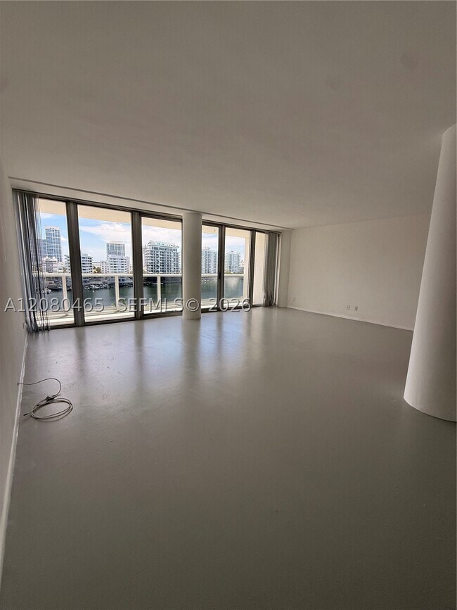 Photo - 900 Bay Dr E Unit 722