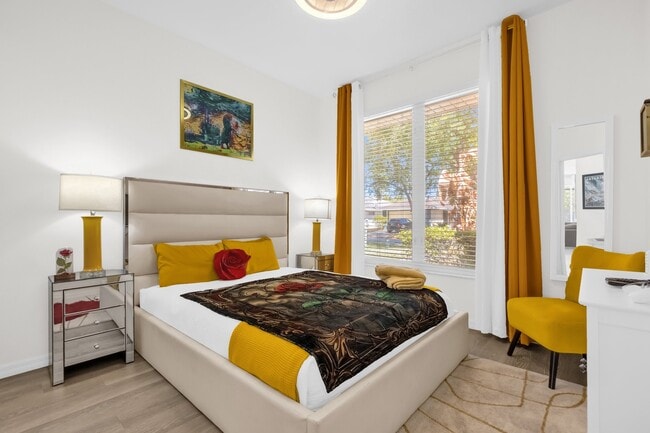 Building Photo - 2908 Sunset Lakes Blvd