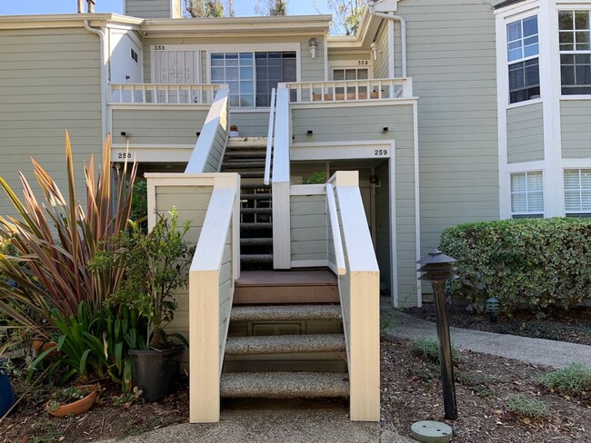 Spacious 1/1 Goleta Condo with Amenities! - Spacious 1/1 Goleta Condo with Amenities! Unit 359