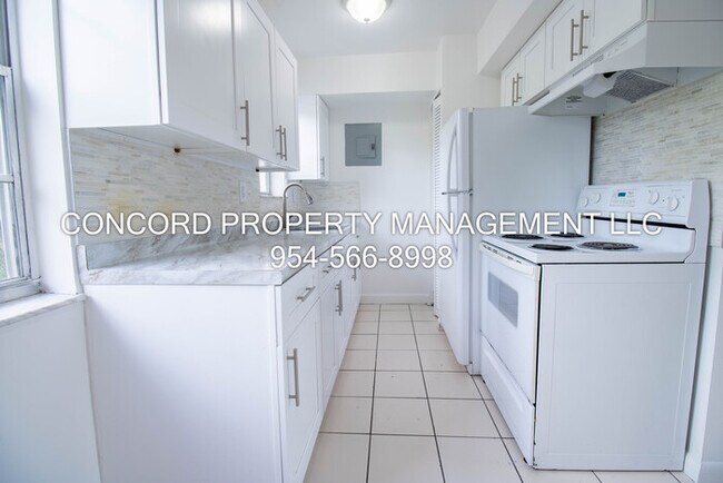 Photo - 2 Bedroom, 1.5 Bathroom Apartment with Poo...