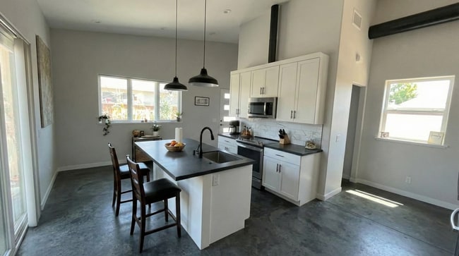 Building Photo - Brand New 1BD: Solar, Polished Concrete, High Ceilings, W/D & Stainless Kitchen Unit 20071