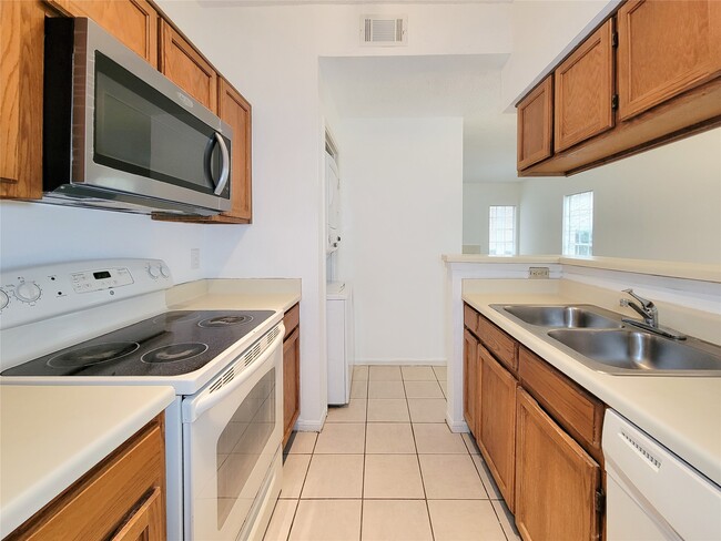 Building Photo - 7575 Cambridge St Unit 2405