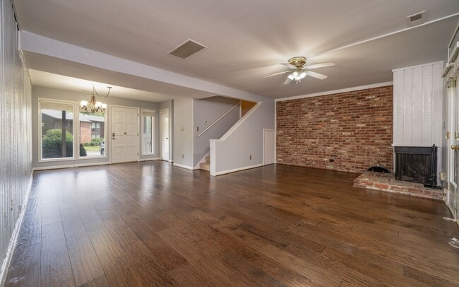 Photo - Cute, Spacious 3 BD Townhouse Near UNC and I-40!