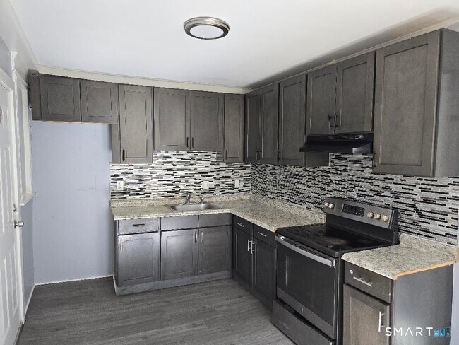 Photo - 323 Cooke St Unit 1st floor