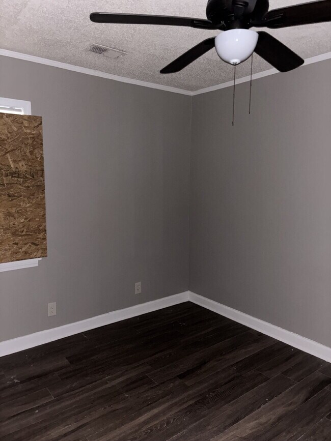 "3-Bedroom Gem on East Frank Avenue"