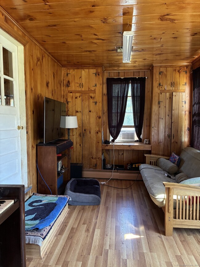Photo - 473 Winchester Rd