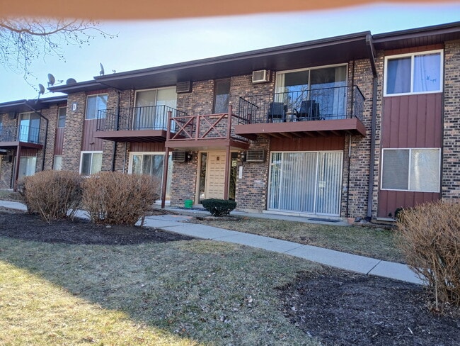 Building Photo - 247 N Neltnor Blvd Unit D1F