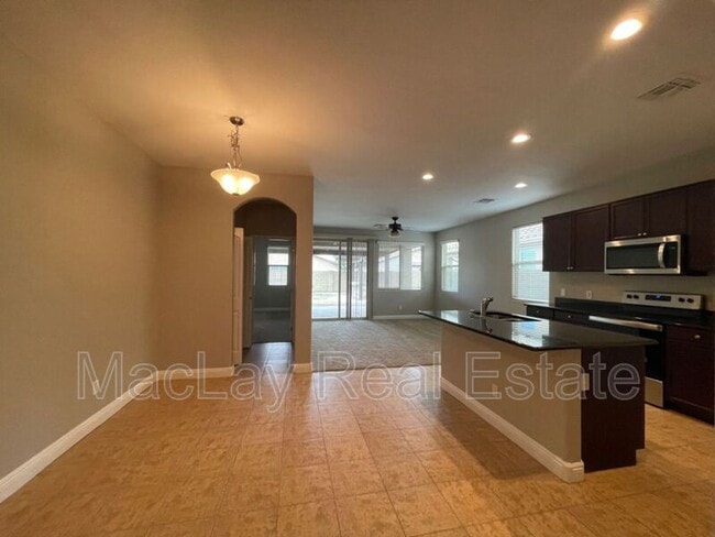 Photo - 1728 W Loemann Dr