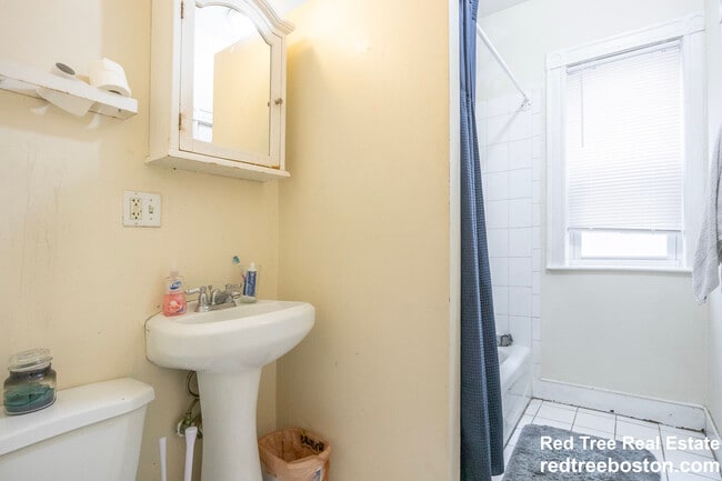 Photo - 2 Elton St Unit 1