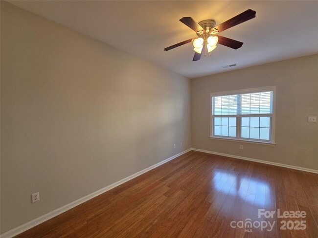 Photo - 2107 Lennoxshire Square Ct
