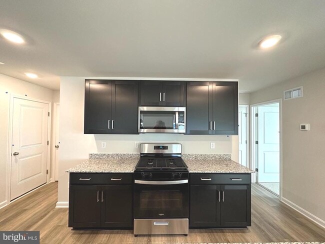 Photo - 124 Charing Cross Dr