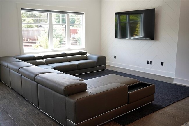 Photo - 1970 DeKalb Ave NE