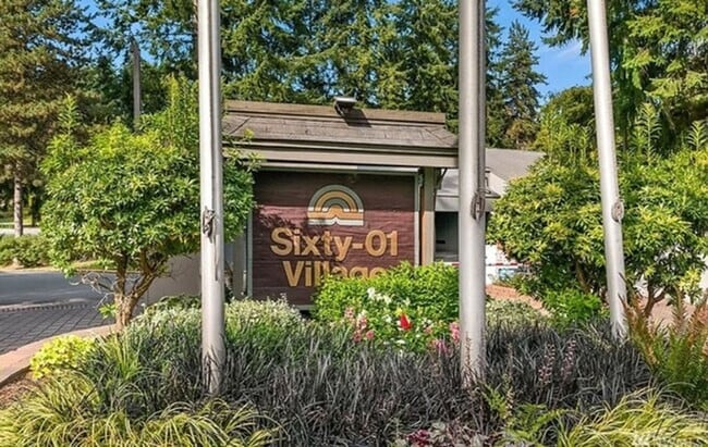 Building Photo - Cozy Studio Condo at Gated, Sixty-01 Complex! Unit 477