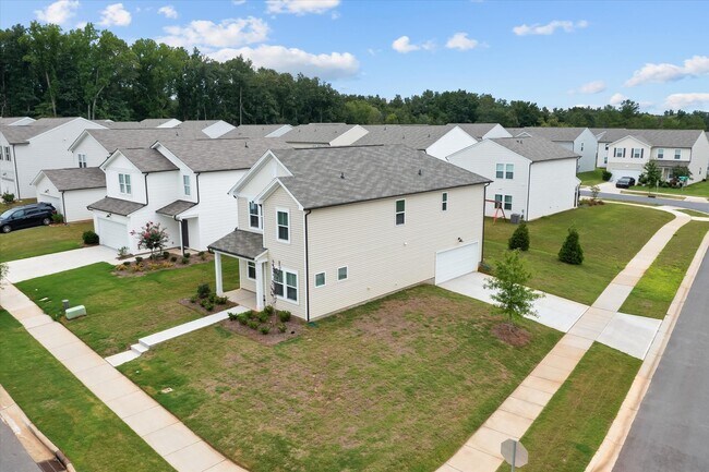 Photo - 502 Amhurst St SW